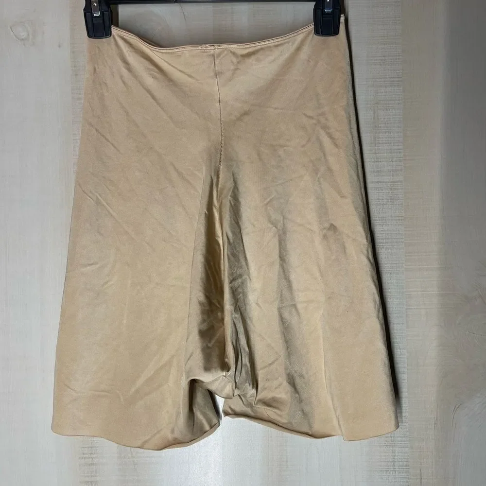 Spanx‎ nude beige mid thigh shaper, size XL